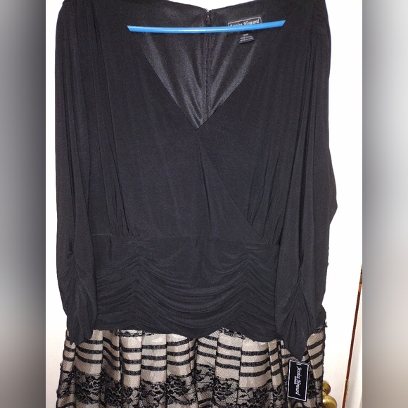 Jessica Howard Black Lace and Sequin Party Dress - Picture 2 of 9